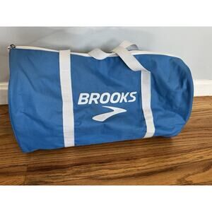 Brooks Running Gym Duffle Bag 18" x 7.5" x 10" Blue/White Zipper Inside-Pocket